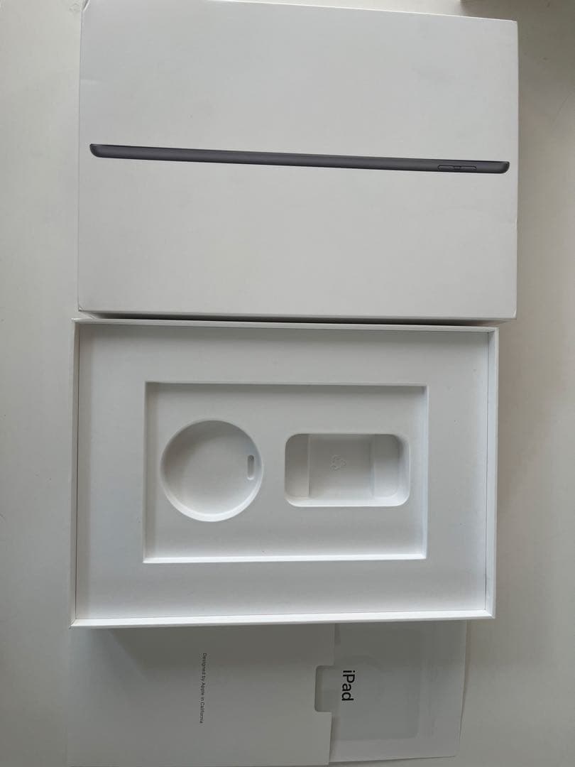 iPad 第9世代Wi-Fi 64GB 10.2インチ　箱付き