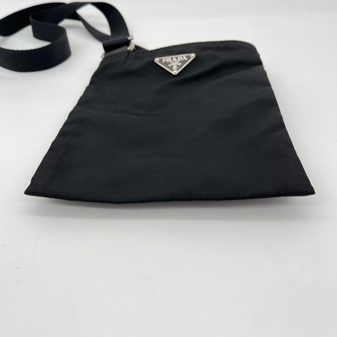 PRADA ミニショルダーバッグ サコッシュ 斜めがけ 三角ロゴ 黒 ナイロン