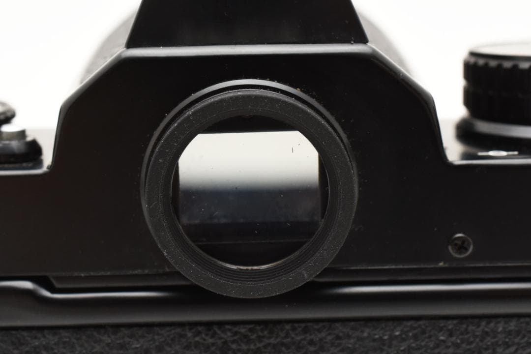 良品 NIKON FE ブラック　フィルムカメラ　モルト新品交換済 N M105