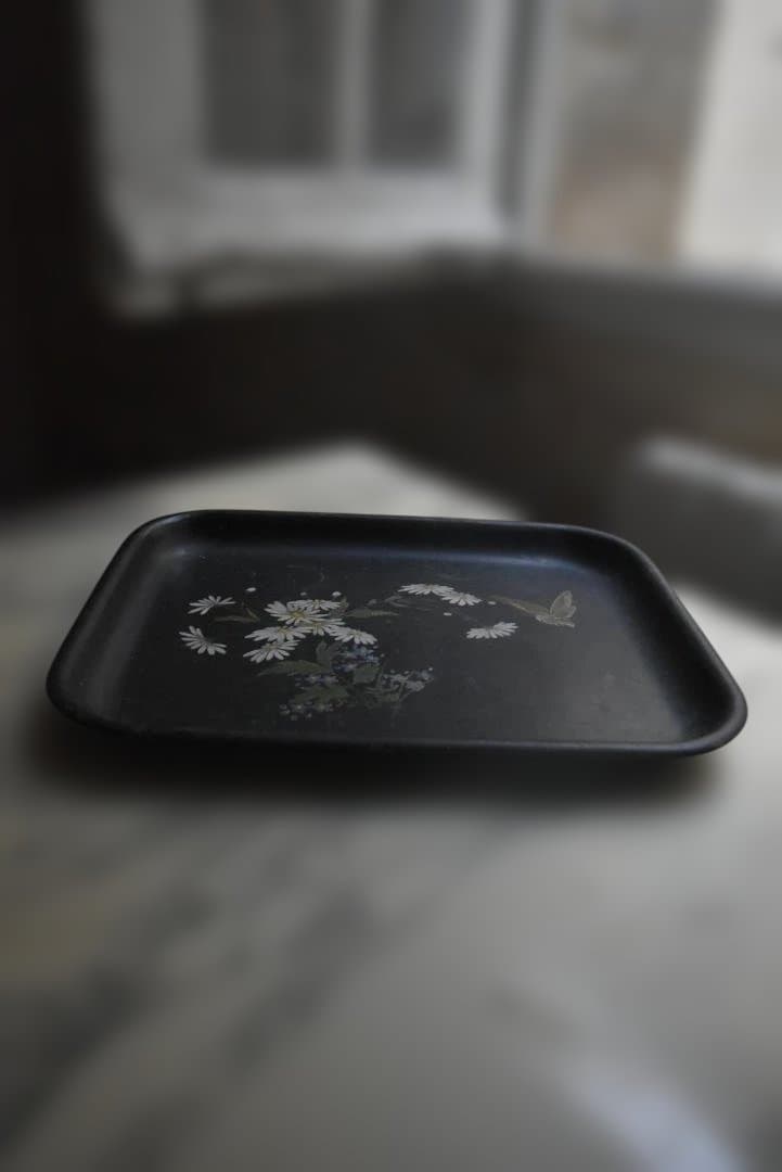 N3　フランス19世紀　マーガレットと蝶　パピエマシェの盆　アンティーク