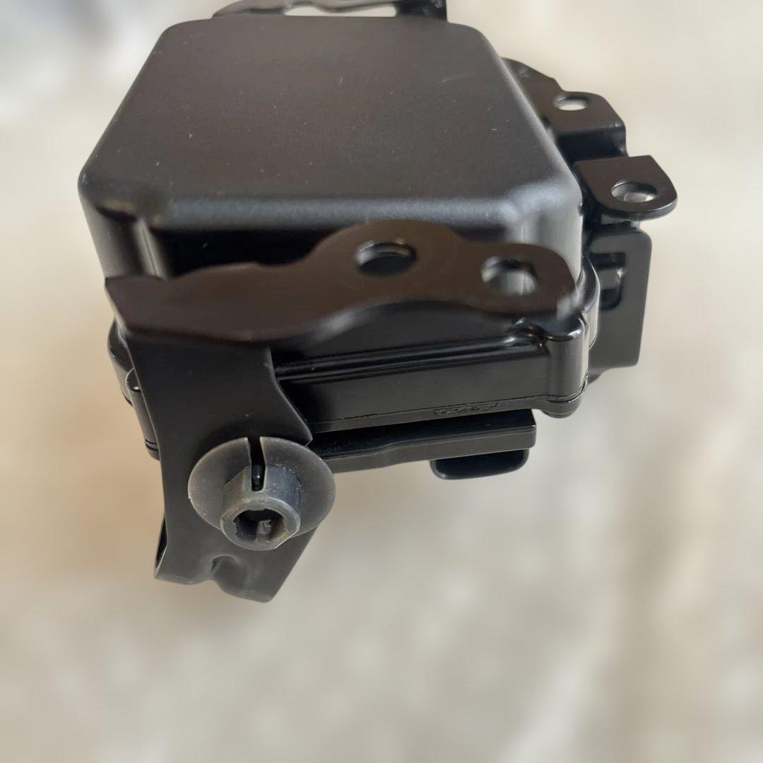 トヨタ 純正　88210-48071 プリウス　ハリア　プリクラ ミリ波レーダー