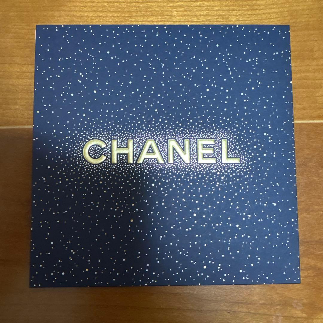 【限定】シャネル　レ　キャトル　オンブル　397 ニュイ　アストラル