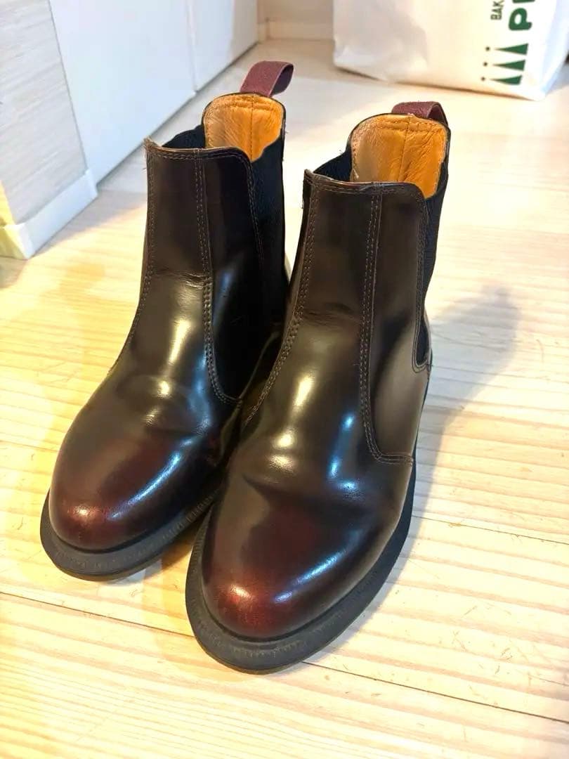 FLORA チェルシーブーツ ダークブラウン