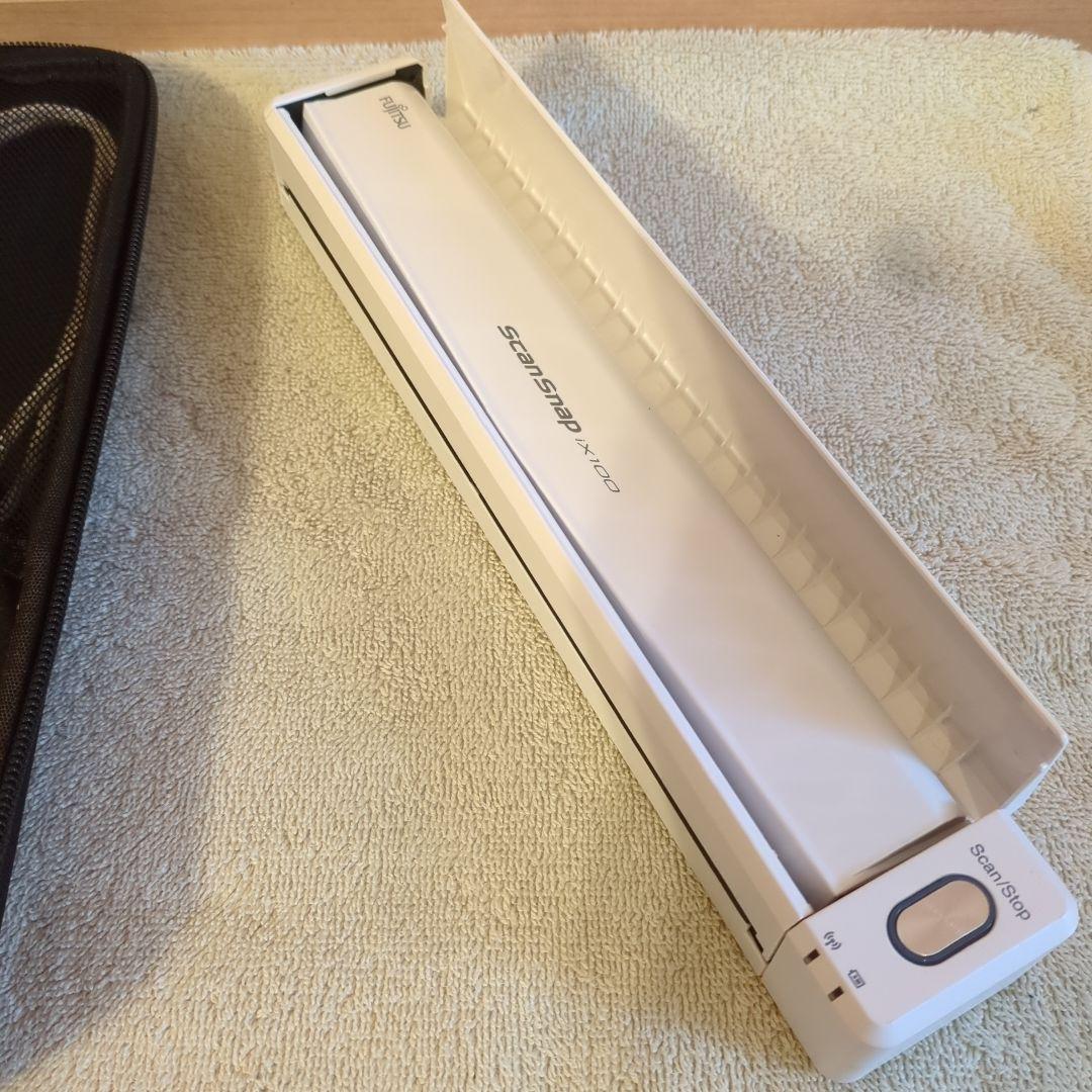 Fujitsu ScanSnap iX100 モバイルスキャナー