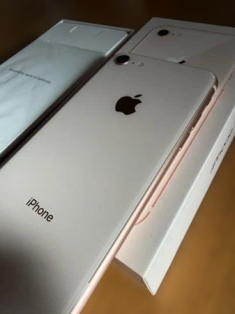 iPhone 8 ゴールド 64GB SIMフリー