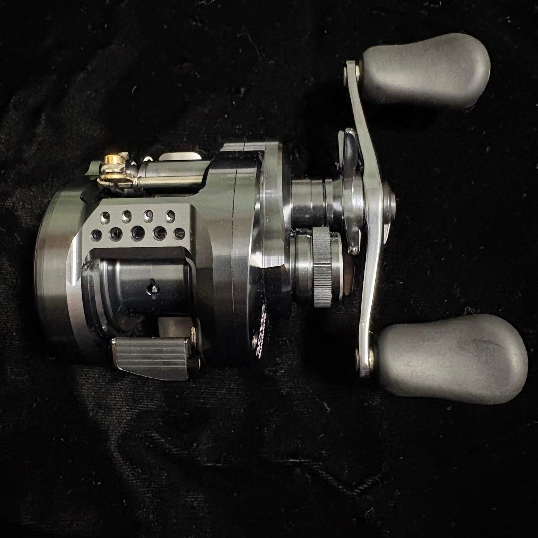 カルカッタコンクエストシャローエディション30HG 右巻き シマノ 試投のみ