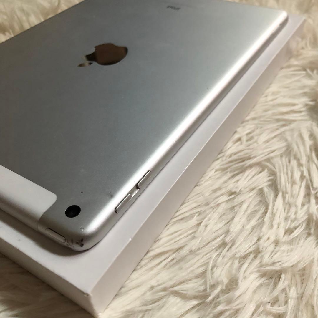 【完動品】iPad 第5世代 128GB SIMフリー【すぐ発送】