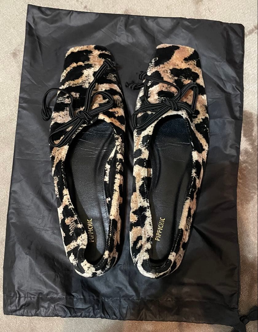 美品　PIPPICHIC ヒョウ柄 フラットシューズ