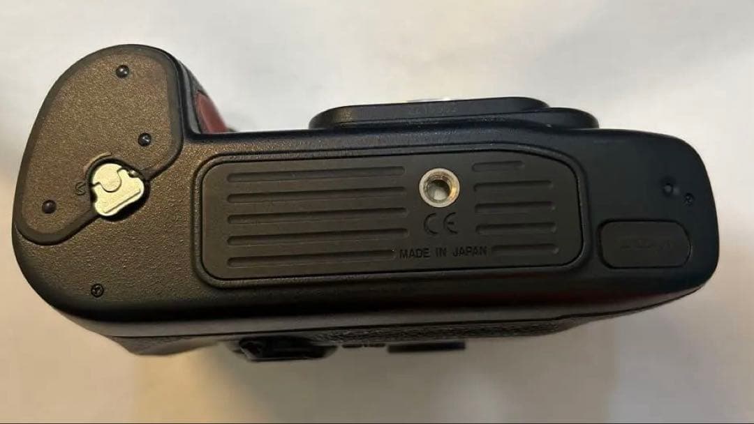 Nikon F100一眼レフカメラ 28-80mmレンズ