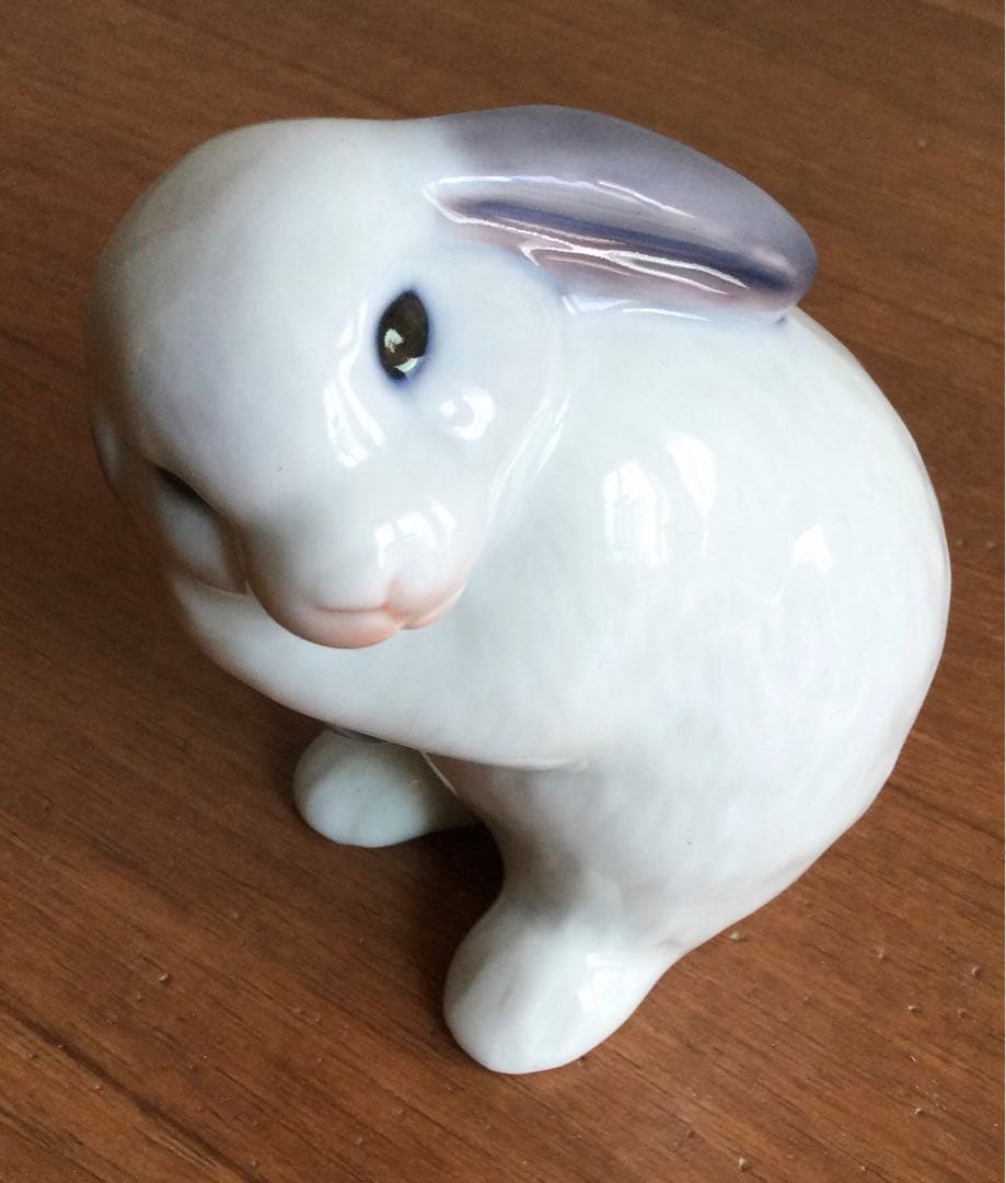   うさぎの置物　イヤーフィギュリン　2018