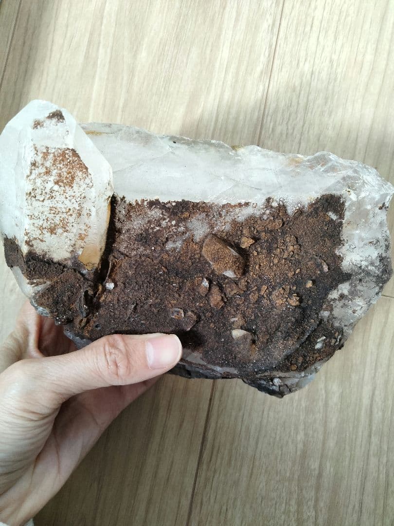 山梨県　乙女鉱山　国産天然水晶　虹入り水晶　1382g　国産水晶　国産鉱物