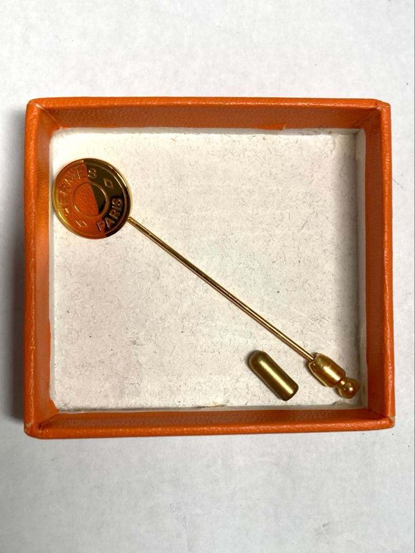 美品 HERMES エルメス セリエ ピンブローチ ピンバッジ ゴールド 箱付き