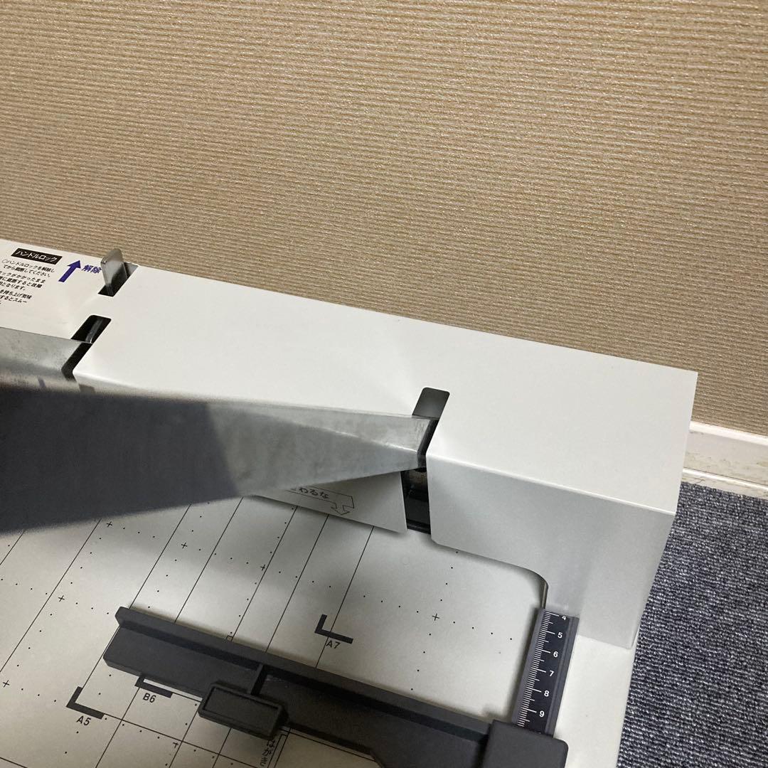 美品　PLUS PK-513L 手動裁断機　26-106