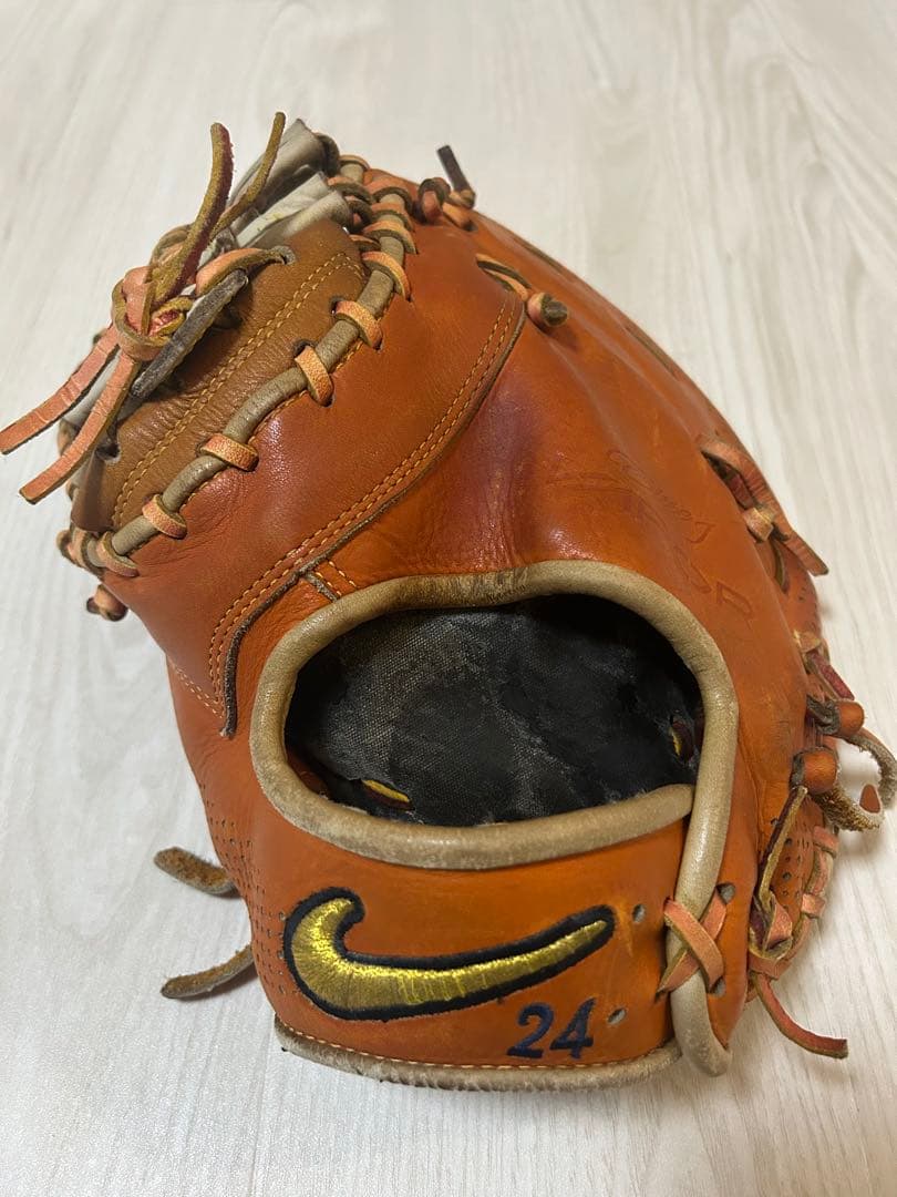 ナイキ　ファーストミット　左投げ