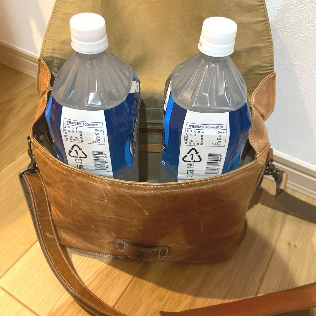 Acru アクリュ　カメラバッグ　レザー