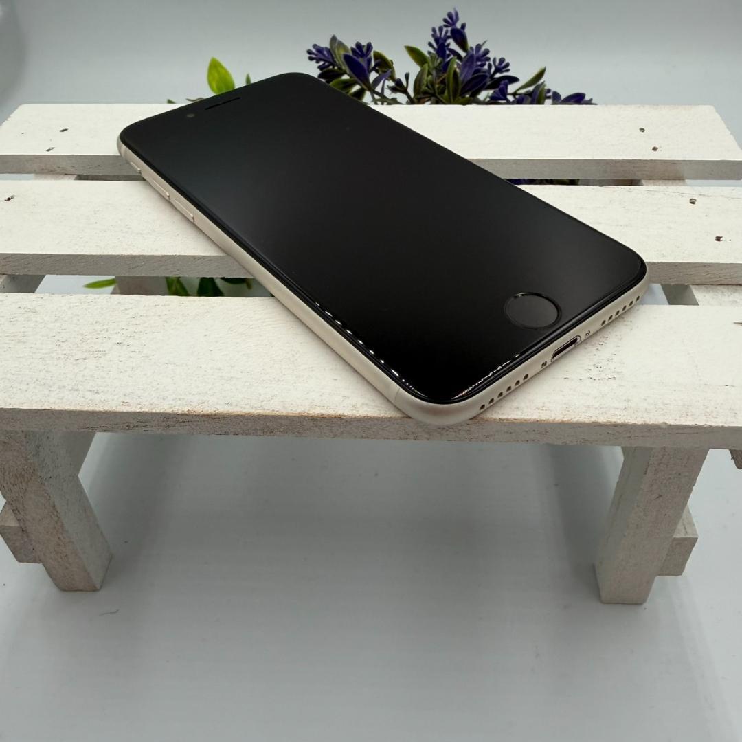 【美品】iPhone SE第3世代 64GB スターライト 405