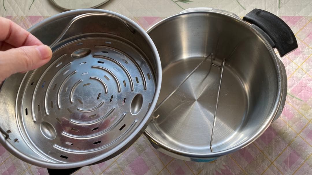 フィスラー圧力鍋　4.5リットル レシピ本と替えパッキン付き