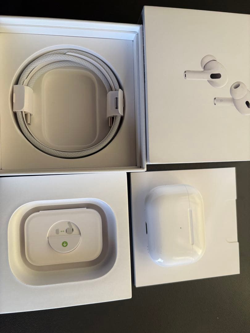 Apple AirPods Pro2 本体と充電ケース 付属品全てあり　純正品