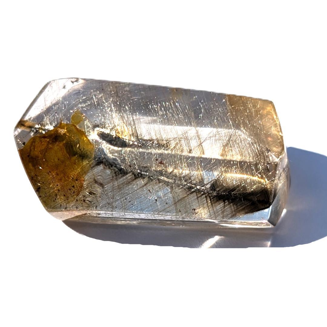 プラチナルチル 六角形カット オーロラ入ブルッカイト 奇跡の結晶 経営者のお守り