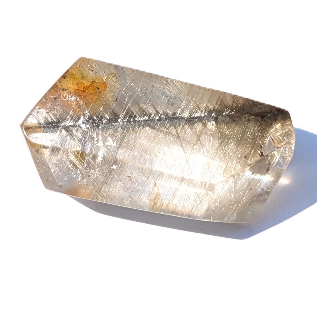 プラチナルチル 六角形カット オーロラ入ブルッカイト 奇跡の結晶 経営者のお守り