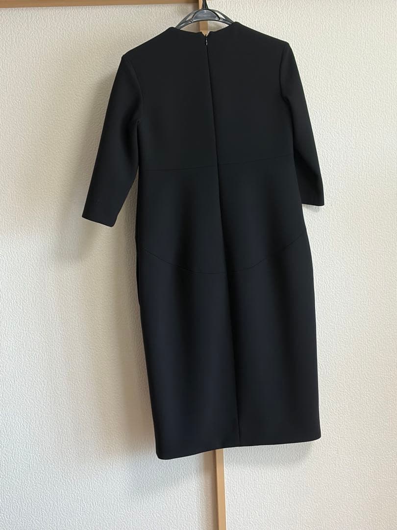 YKOCHAN ボリュームラッフルパールスリットラインドレス（黒）