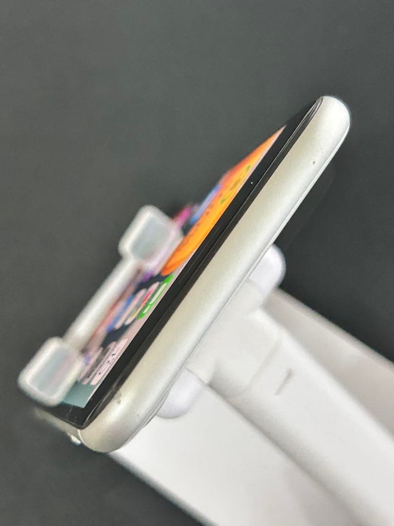 m*i様 訳あり格安スタート!SIMフリーApple iPhoneSE2 64G