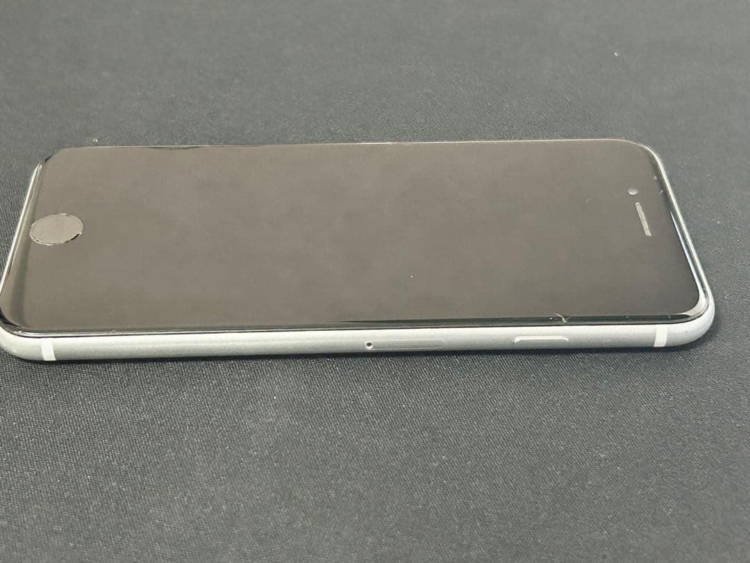 m*i様 訳あり格安スタート!SIMフリーApple iPhoneSE2 64G