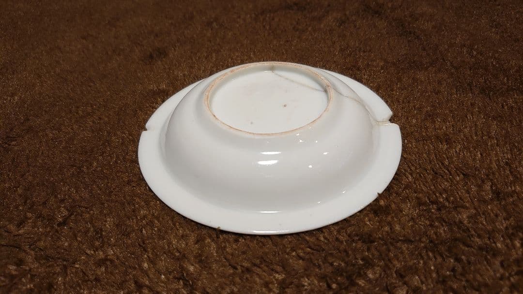 中国美術　李朝　粉彩　蝶の図　豆皿　旧家蔵出し　１客