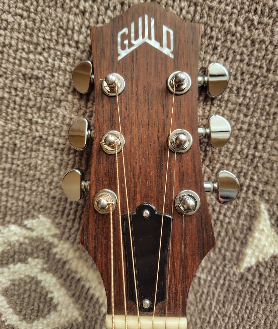 けいちょ　Guildアコースティックギター　AO-3CE