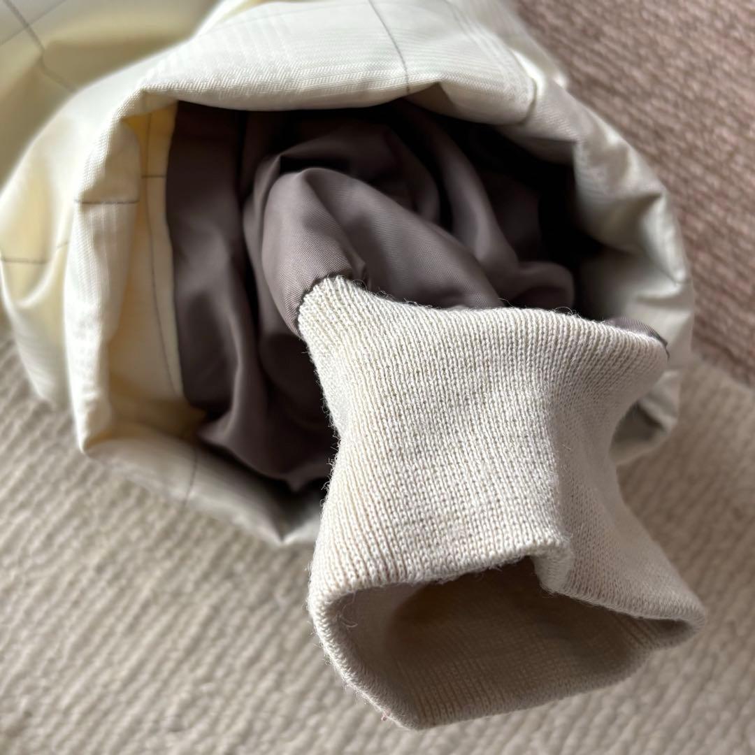 PHENIXホワイトジャケットとライトページュのパンツセット