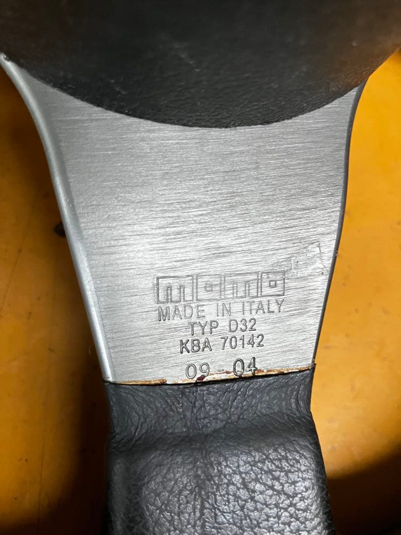 MOMO RACE D32 ステアリング　小径