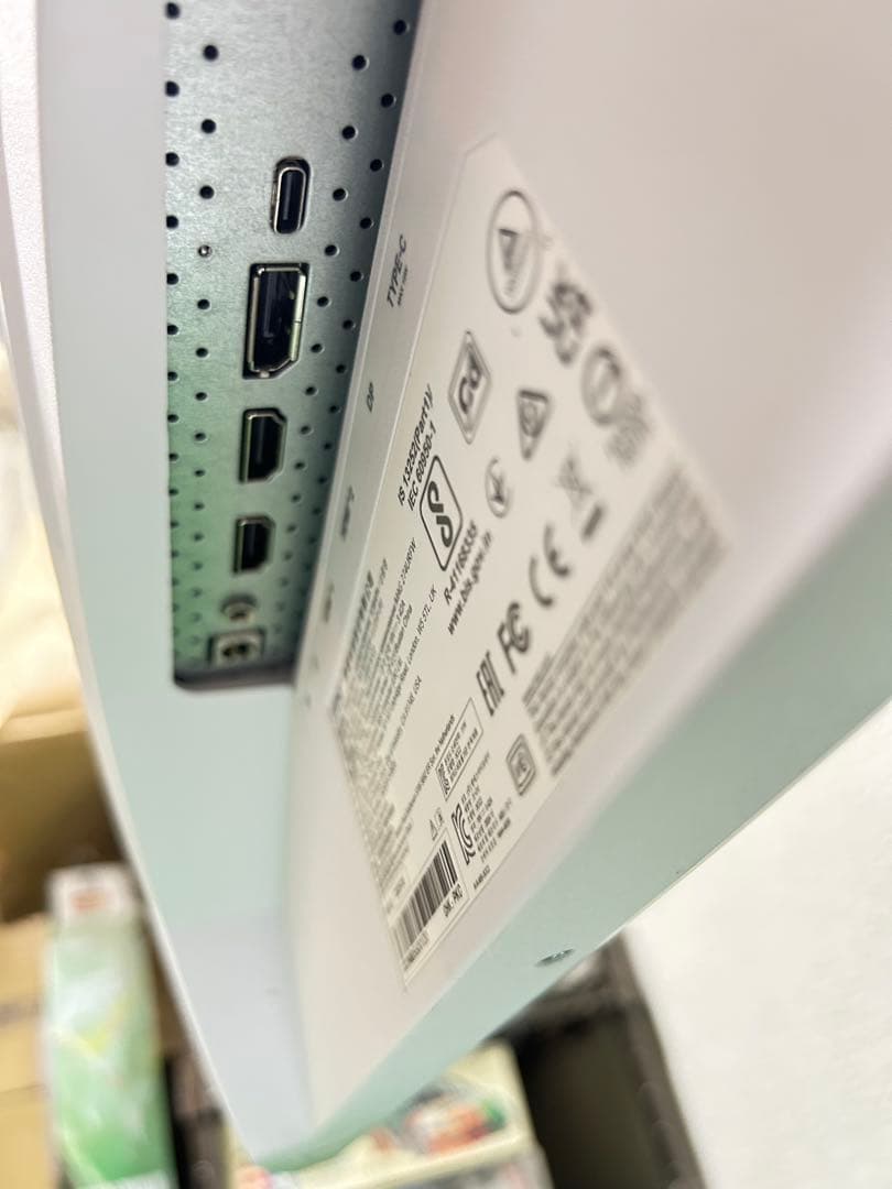 msi 27インチ　4Kゲーミング　モニター　MAG 274URFW