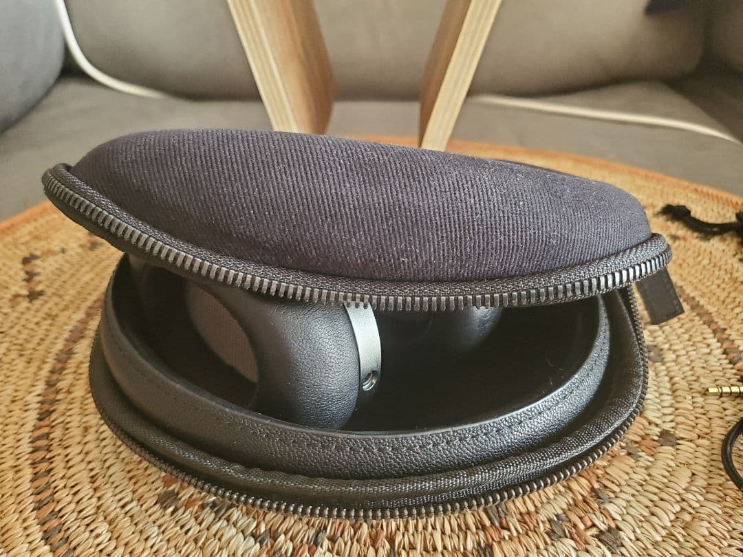 Master & Dynamic MW60 (TAG Heuerコラボ限定品)