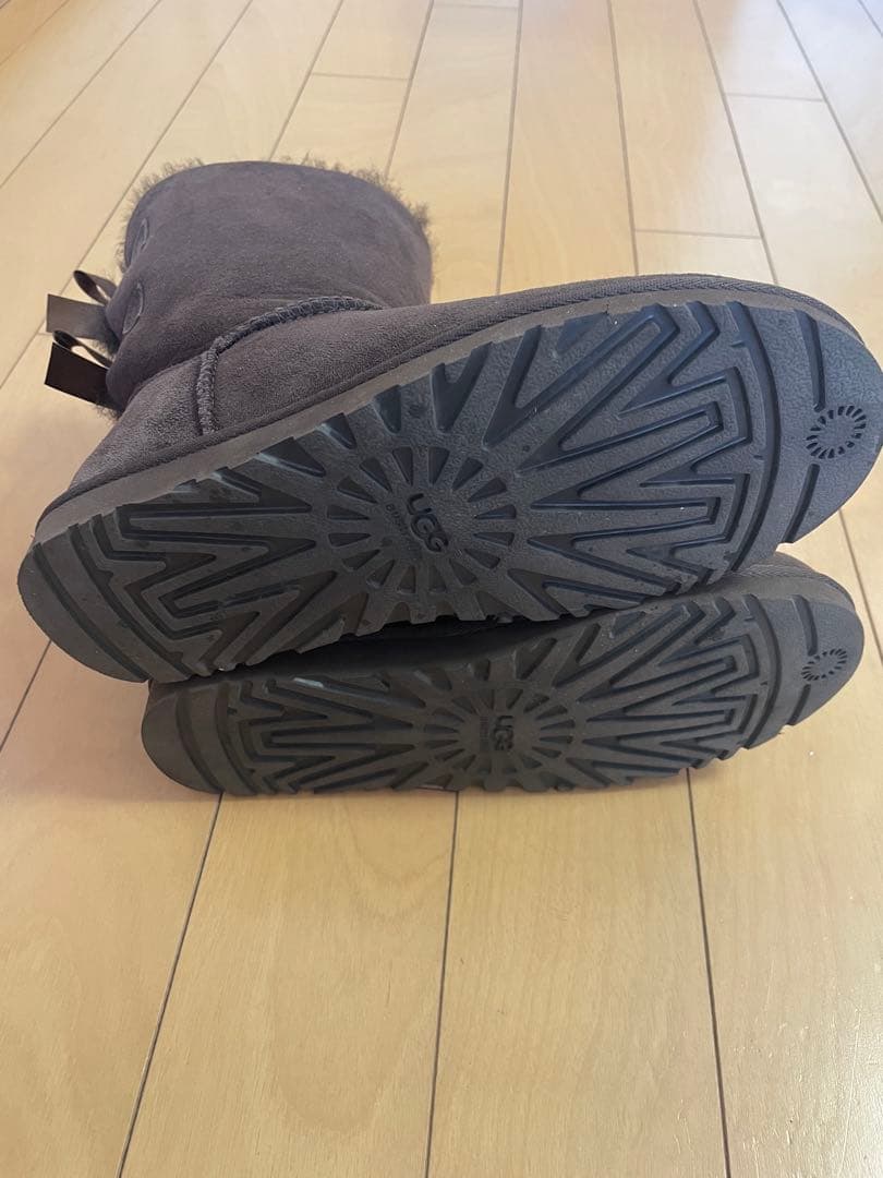 UGG ブラウン リボン付き ムートンブーツ23