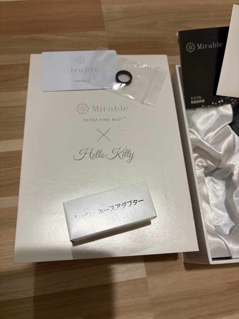 ミラブル　ウルトラシャインミスト　ハローキティ