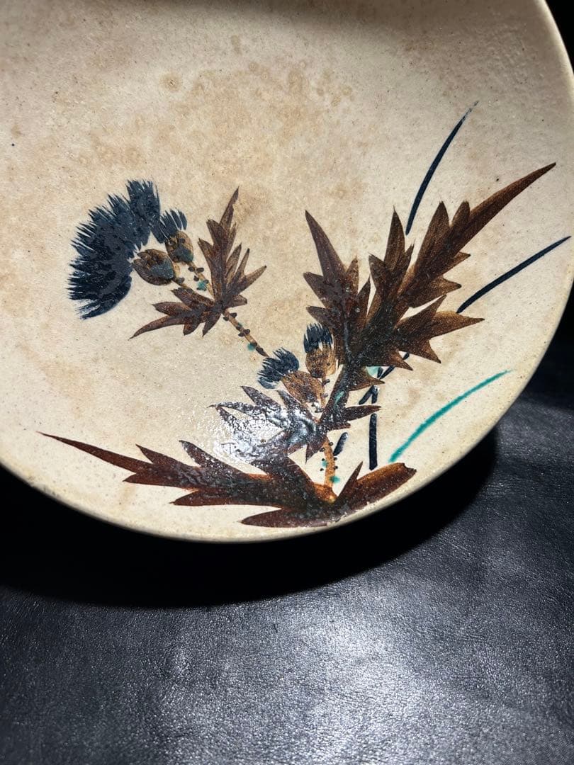 美しい古美術◾️蔵から紺色のアザミの花が描かれたステキな雰囲気の夏茶碗？が出て来た