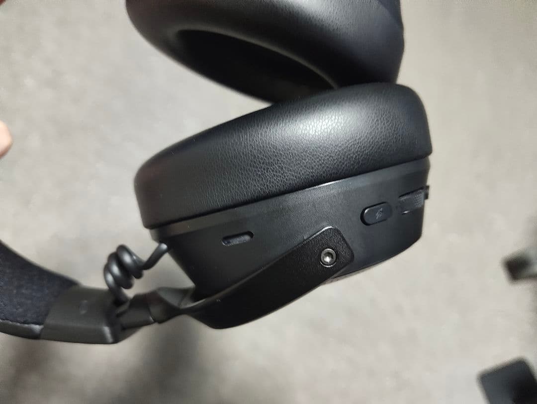 Razer Kraken V4 Pro ワイヤレス RGB【中古品】