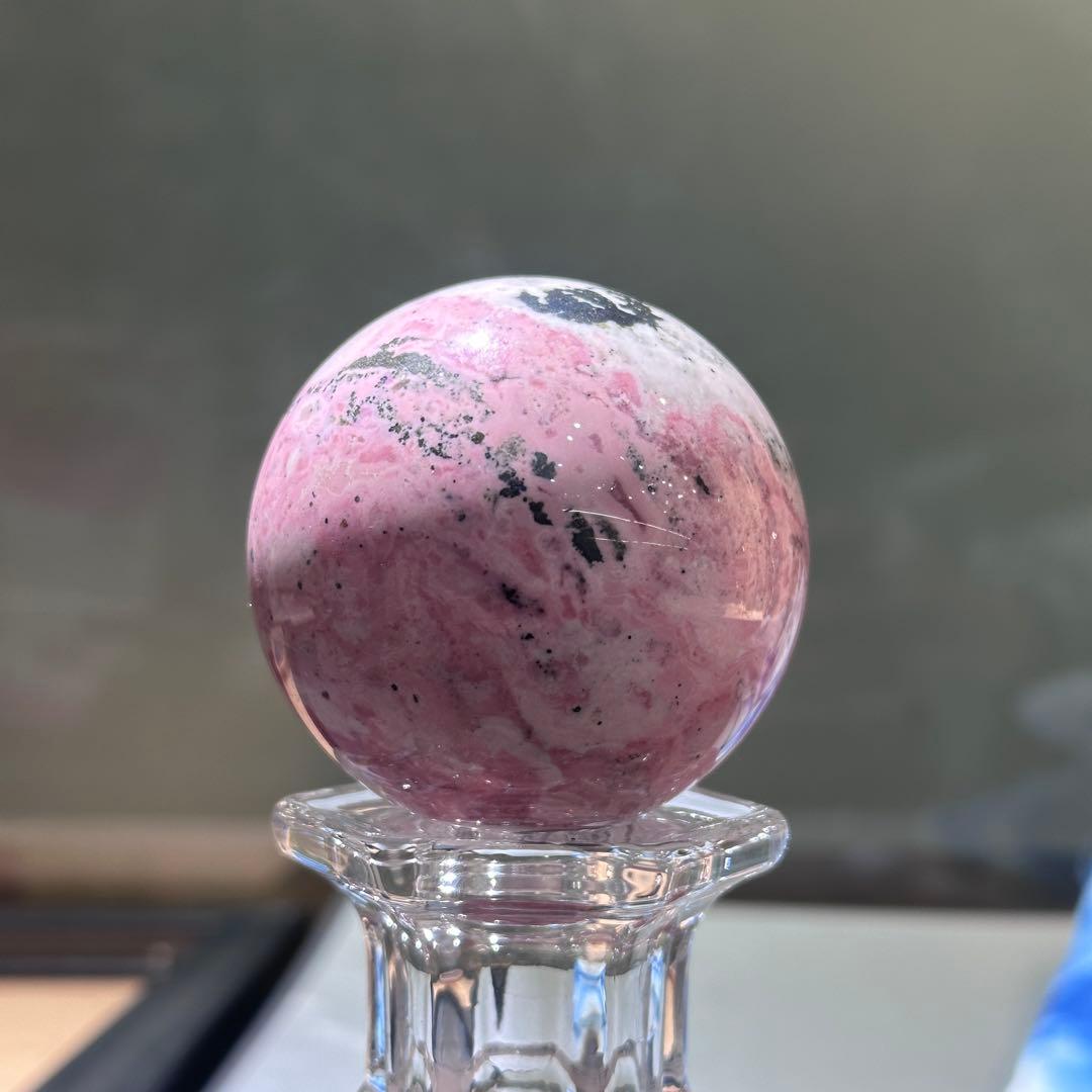 天然石 ロードナイトのスフィア　丸玉　置物G.140