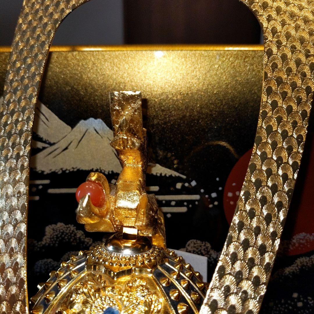 美品　金色の兜飾り 　兜　こどもの日　宝石つき　節句　五月人形