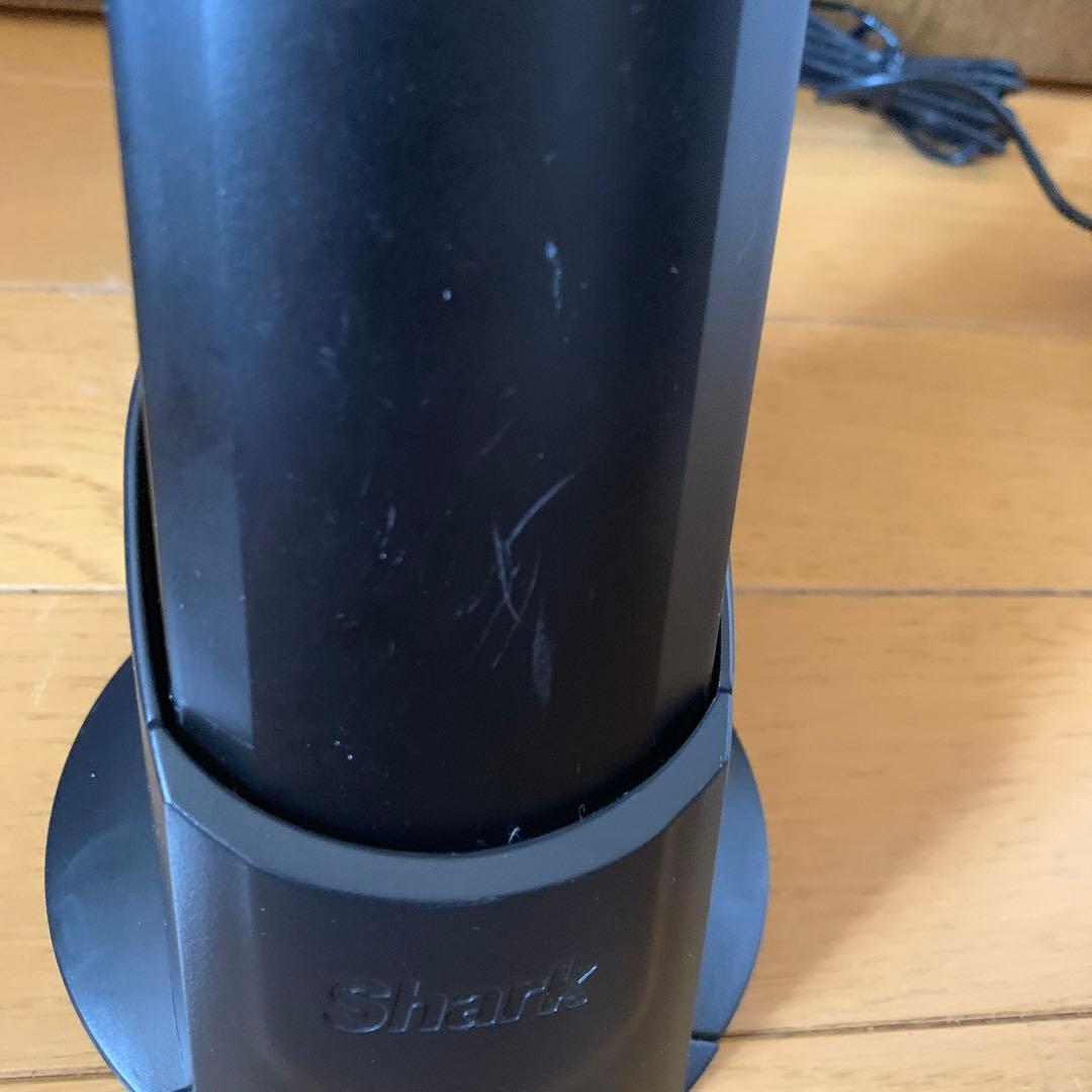 Shark EVOPOWER スティッククリーナー 黒 充電スタンド付き　W20