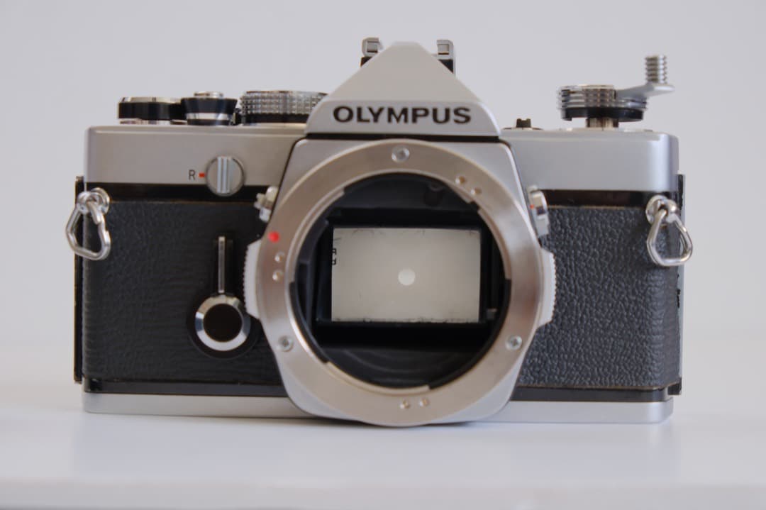 OLYMPUS　OM-1　50mm　f1.8 フィルムカメラ　動作確認済み