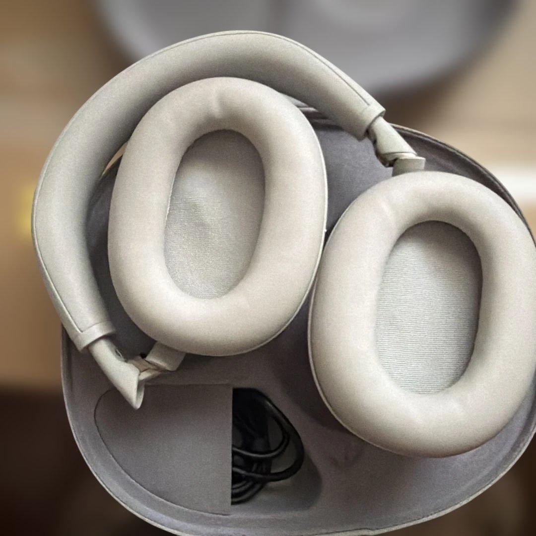 【最安値】SONY WH-1000XM6 美品　プラチナシルバー