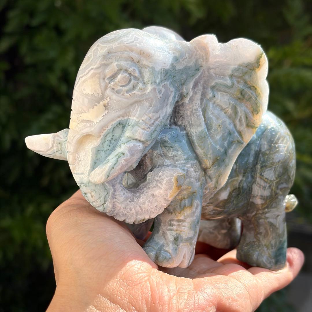 モスアゲート 象の石彫刻置物 リアルな造形