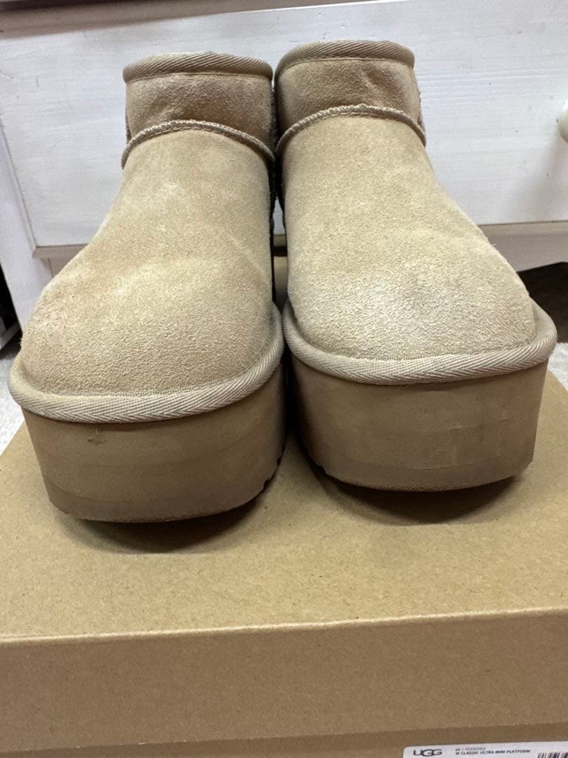 UGG 厚底ムートンブーツ　23.0cm