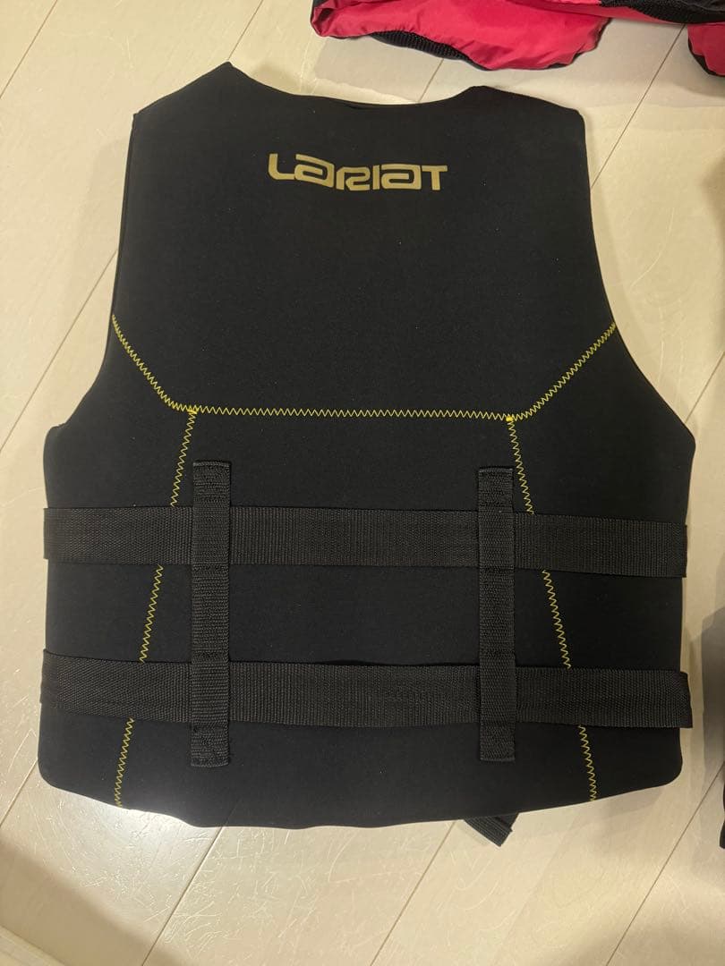 ライフジャケット LARIAT 男 SEADOO 女性 DOLPHIN 子供