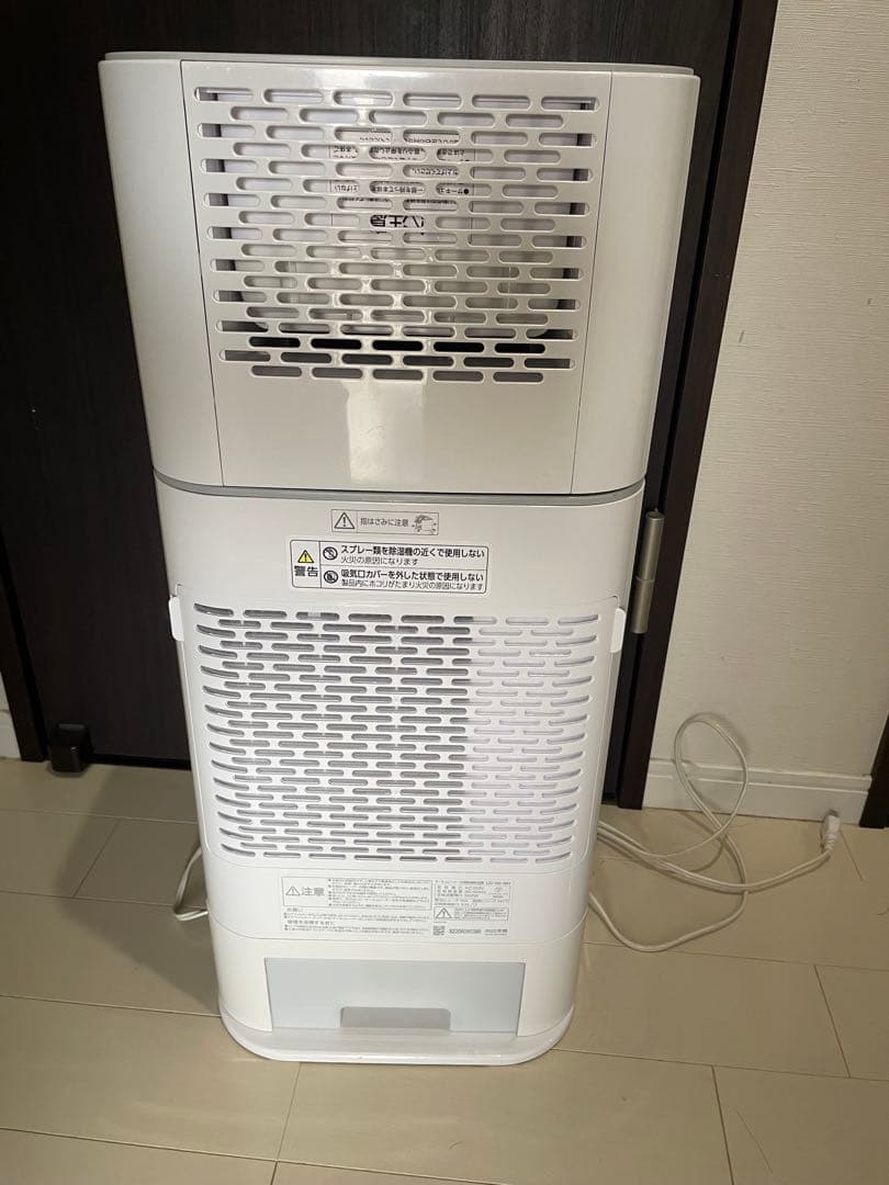 サーキュレーター除湿機　2022年製　衣類乾燥除湿機　アイリスオーヤマ