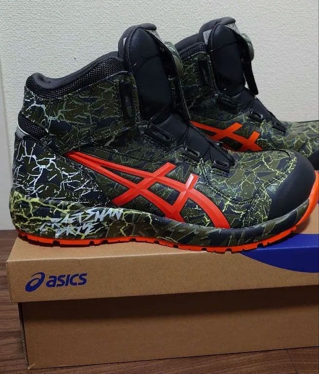 C*e様 【値下げ】アシックス安全靴　CP304 　限定マグマ 27.5cm