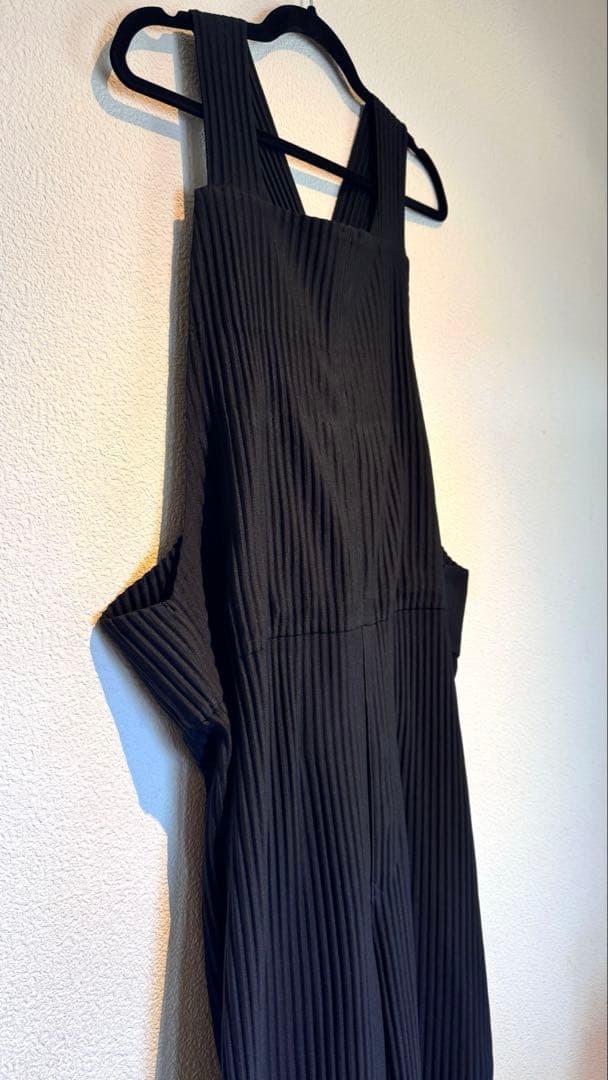 オムプリッセ　イッセイミヤケ　ブラックオーバーオール