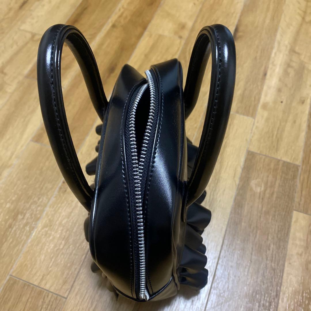 美品　フリル付きブラックハンドバッグ コムデギャルソンガール