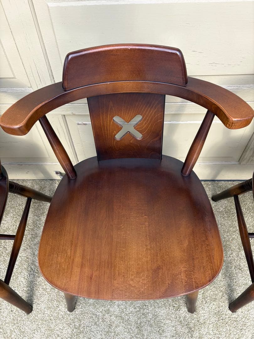 ②飛騨産業　木製ダイニングチェア